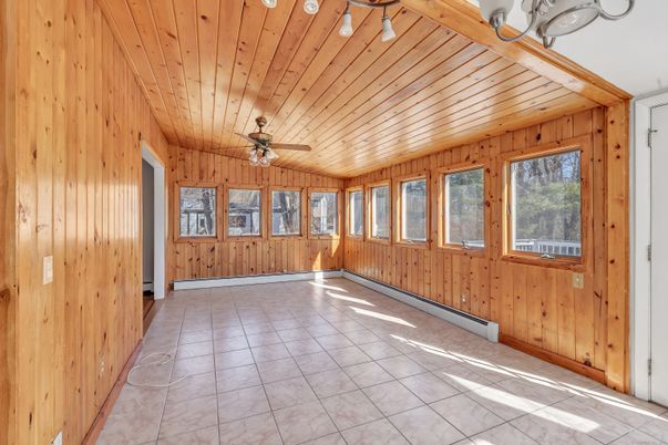 Empty room, Interior, Wooden Ceilings, Wooden Walls
