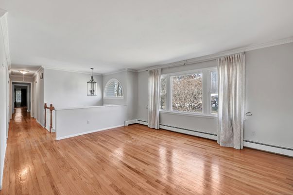 Empty room, Interior, Pendant Lights, Wood Texture Flooring