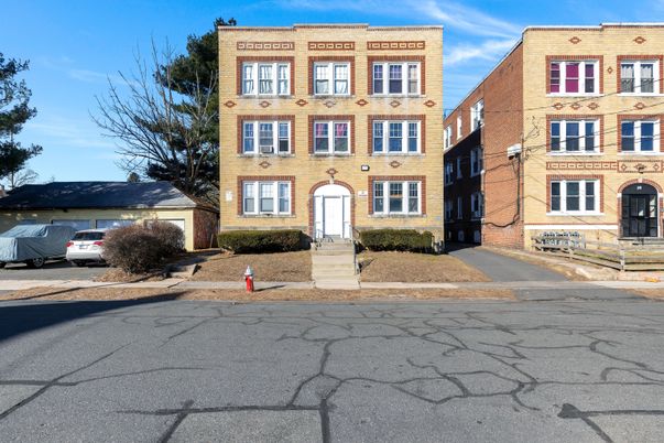 Exterior, Facade, Georgian