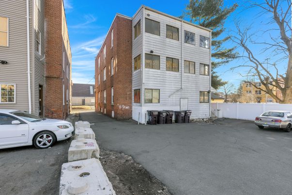 Exterior, Facade, Brick Facade, Rowhouse