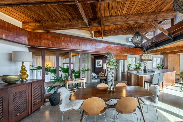 Dining room, Interior, Kitchen, Stainless Steel Appliances, Wooden Beams, Wooden Ceilings