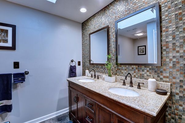 Bathroom, Dual Sink Vanities, Interior, Recessed Lighting