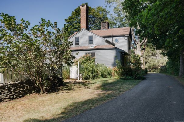 Backyard, Exterior, Facade, Queen Anne Victorian