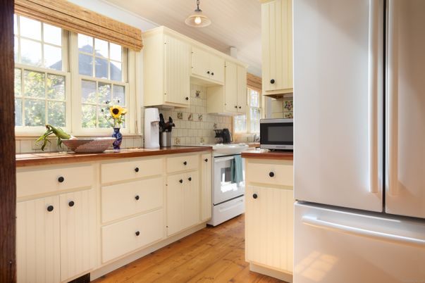 Interior, Kitchen, Pendant Lights, Wood Texture Flooring