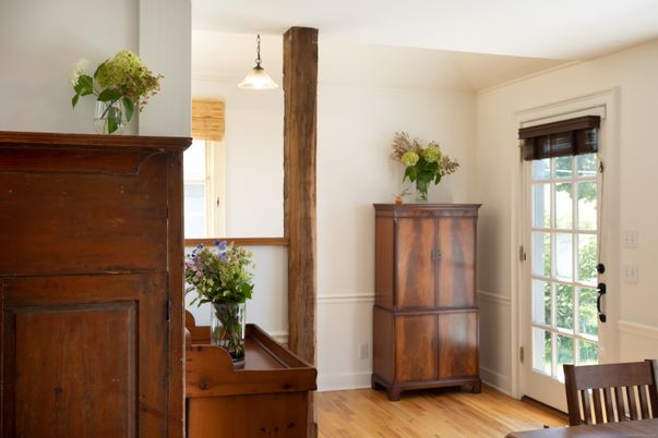 Interior, Pendant Lights, Wood Texture Flooring
