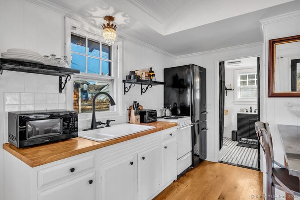 Chandelier, Interior, Kitchen, Wood Texture Flooring