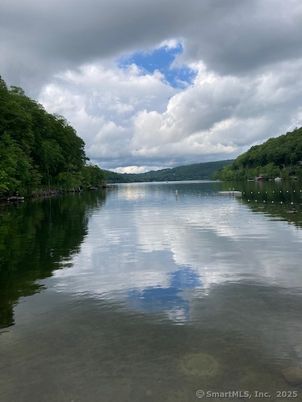 Exterior, Lake