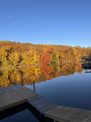 Exterior, Lake
