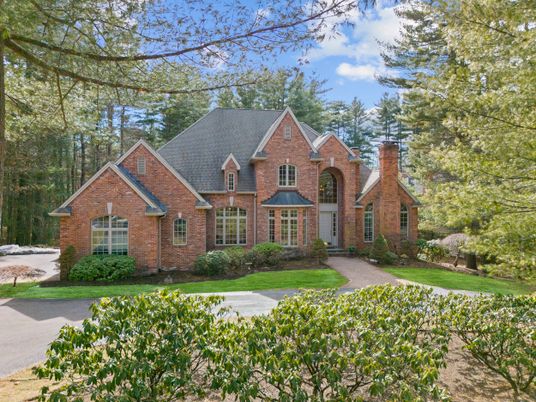 Exterior, Facade, Brick Facade, Brick Traditional