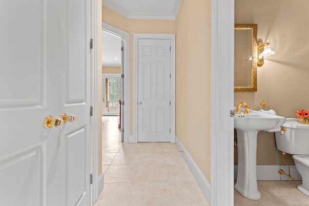 Bathroom, Interior, Recessed Lighting