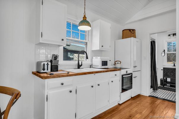 Interior, Kitchen, Pendant Lights, Wood Texture Flooring
