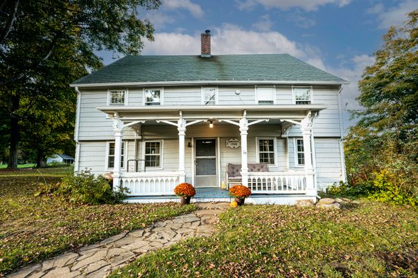 Exterior, Facade, Georgian