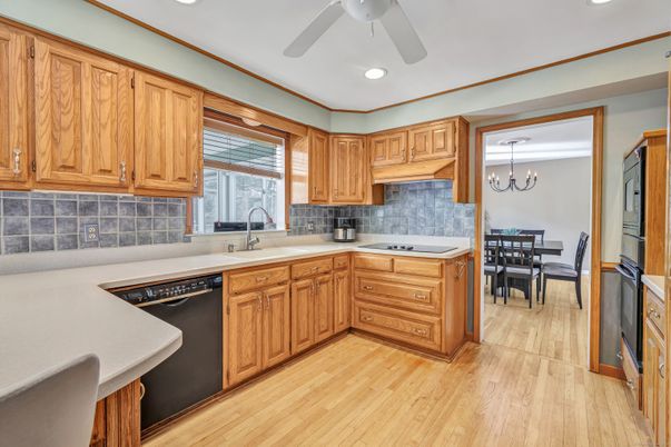 Chandelier, Dining room, Interior, Kitchen, Recessed Lighting, Wood Texture Flooring