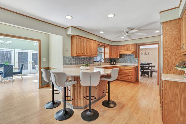 Dining room, Interior, Kitchen, Recessed Lighting, Wood Texture Flooring