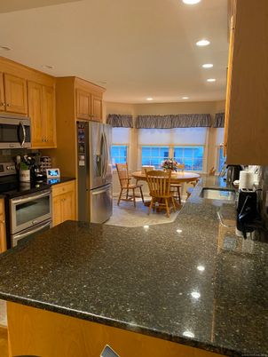 Dining room, Interior, Kitchen, Recessed Lighting, Stainless Steel Appliances, Water