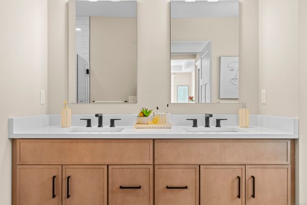 Bathroom, Dual Sink Vanities, Interior