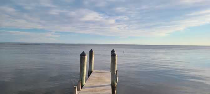 Exterior, Lake