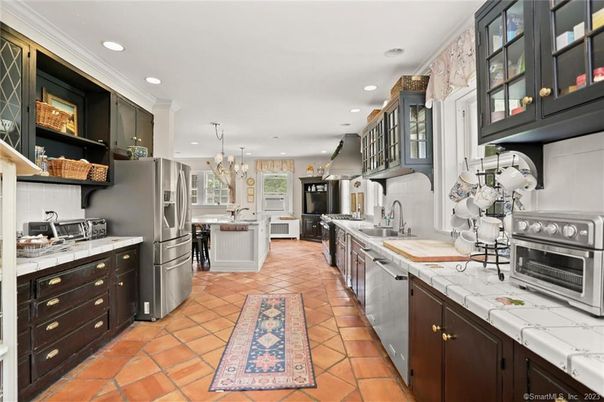 Chandelier, Interior, Kitchen, Pendant Lights, Recessed Lighting, Stainless Steel Appliances, Tile Countertops