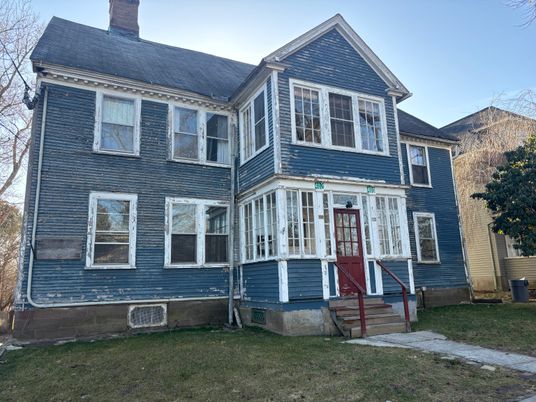 Exterior, Facade, Queen Anne Victorian