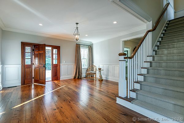 Interior, Pendant Lights, Recessed Lighting, Wood Texture Flooring