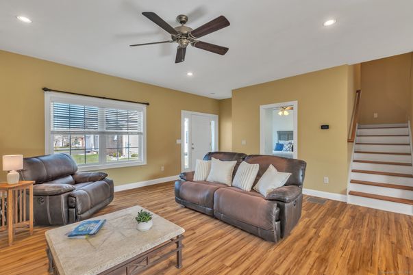 Interior, Living room, Recessed Lighting, Wood Texture Flooring