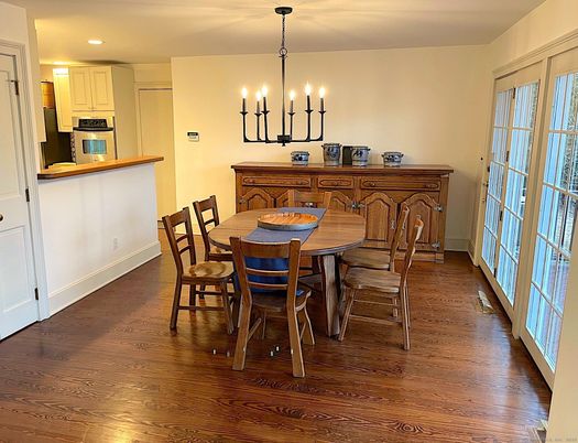 Chandelier, Dining room, Interior, Kitchen, Pendant Lights, Recessed Lighting, Wood Texture Flooring