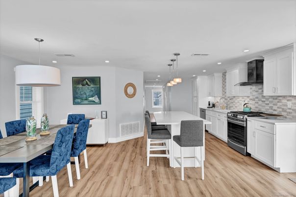 Dining room, Interior, Kitchen, Pendant Lights, Recessed Lighting, Wood Texture Flooring