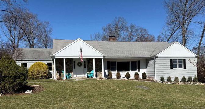 Backyard, Exterior, Facade, Ranch