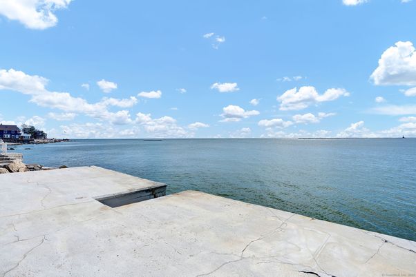 Exterior, Lake