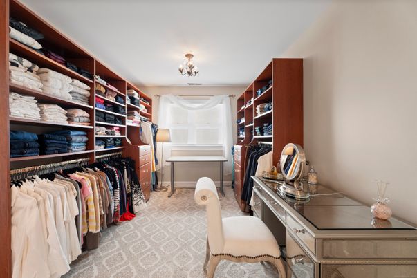 Chandelier, Home Office, Interior, Walk-in Closets