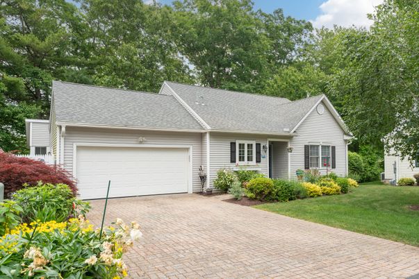 Attached, Exterior, Facade, Cape Cod