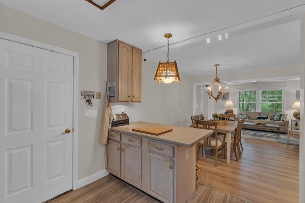 Chandelier, Dining room, Interior, Living room, Pendant Lights, Wood Texture Flooring