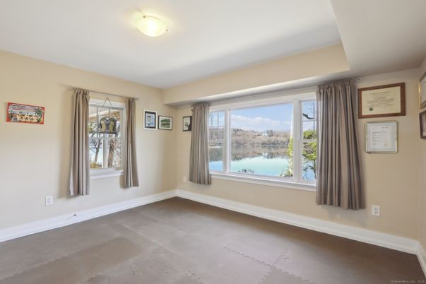 Empty room, Interior, Water