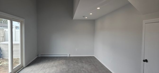 Empty room, Interior, Recessed Lighting