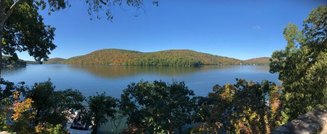 Exterior, Lake