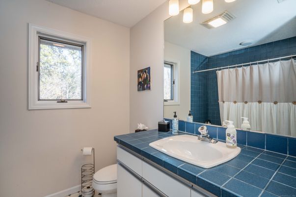 Bathroom, Interior, Recessed Lighting, Tile Countertops