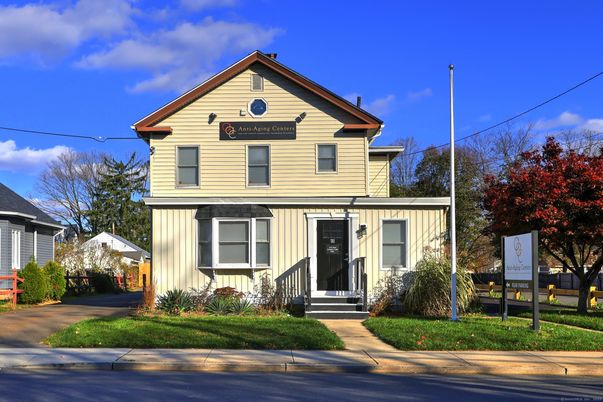 Exterior, Facade, Queen Anne Victorian