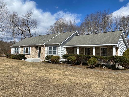 Backyard, Exterior, Facade, Ranch