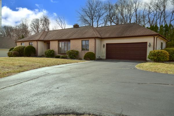 Attached, Exterior, Facade, Brick Facade, Ranch