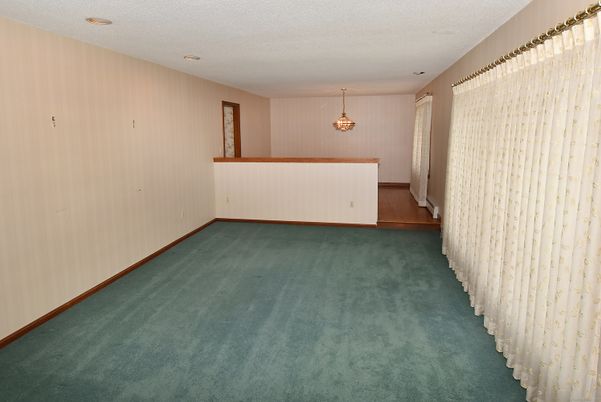 Empty room, Interior, Pendant Lights