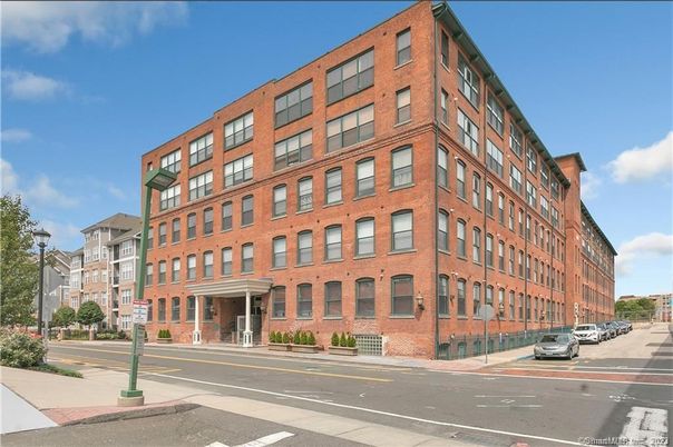 Exterior, Facade, Chicago School