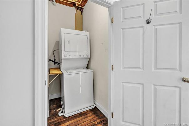 Interior, Utility Closets, Washer, Wood Texture Flooring