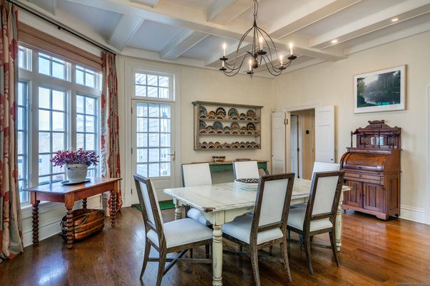 Chandelier, Dining room, Interior, Recessed Lighting, Wood Texture Flooring