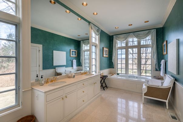 Bathroom, Dual Sink Vanities, Interior, Recessed Lighting