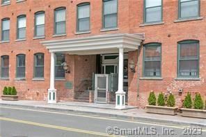 Exterior, Facade, Brick Facade, Rowhouse