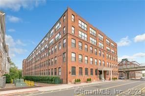 Exterior, Facade, Chicago School