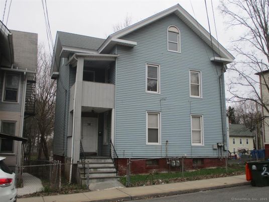 Exterior, Facade, Queen Anne Victorian