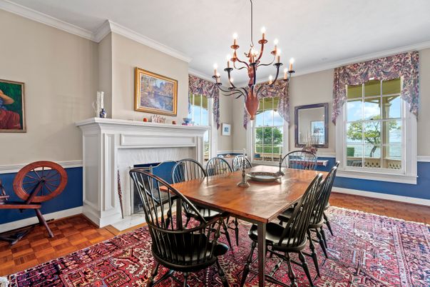 Chandelier, Dining room, Fireplace, Interior, Wood Texture Flooring