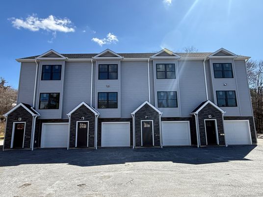Attached, Exterior, Facade, Rowhouse