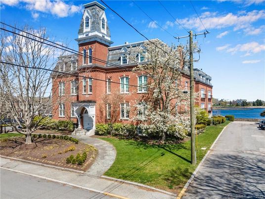 Exterior, Facade, Brick Facade, Water, Queen Anne Victorian